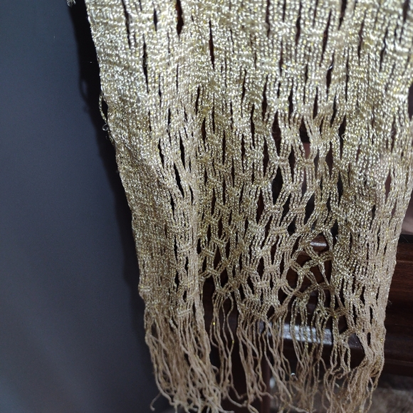 Vintage Metallic Gold Scarf - Picture 4 of 9